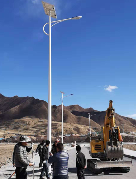 甘南碌曲10米酒泉太阳能路灯项目