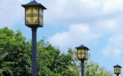 酒泉庭院灯安装间距与布灯设计全解析